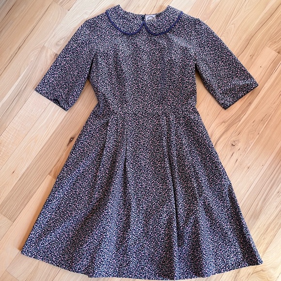 Plum & Pigeon Dresses & Skirts - EUC Plum & Pigeon size Small (US: 4/6) floral Peter Pan collar dress
